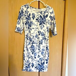 Pink Blush Maternity fitted blue floral dress (Medium)